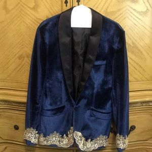 Luxury suit jacket with sleeves and bottom design